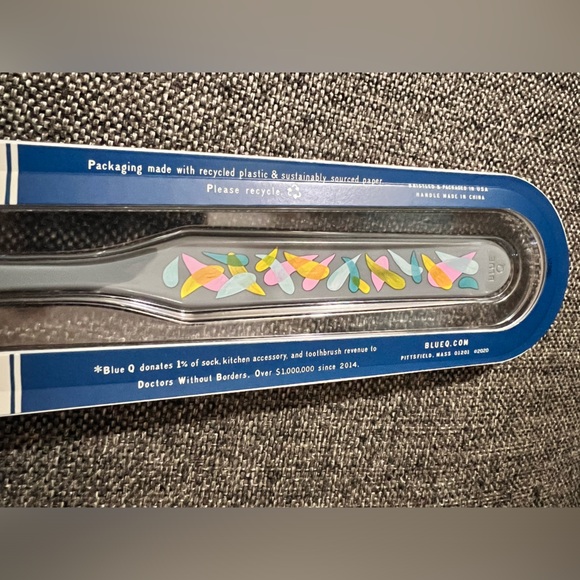 New in package Blue Q Toothbrush - Picture 5 of 6
